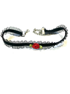 Com-Pleat Me Choker